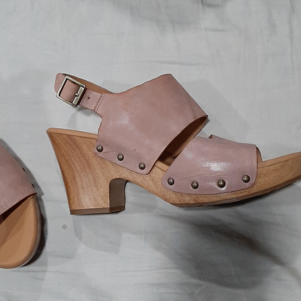 For @jlkeiger - Korks Sandals size 10 - Picture 2 of 9